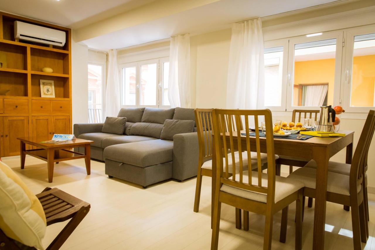 Holidays2Malaga Beatas & Balcon ภายนอก รูปภาพ